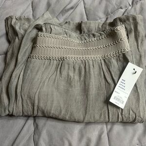 Grey wide leg flowy pants Apt 9, size large, never worn.